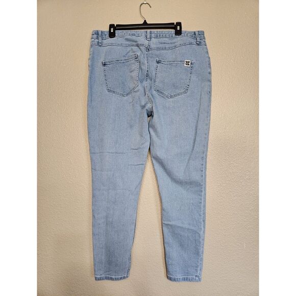 Lucy & Yak Women’s Y2K Light Wash High Rise Tapered Jeans Size 16 Plus - Picture 2 of 2